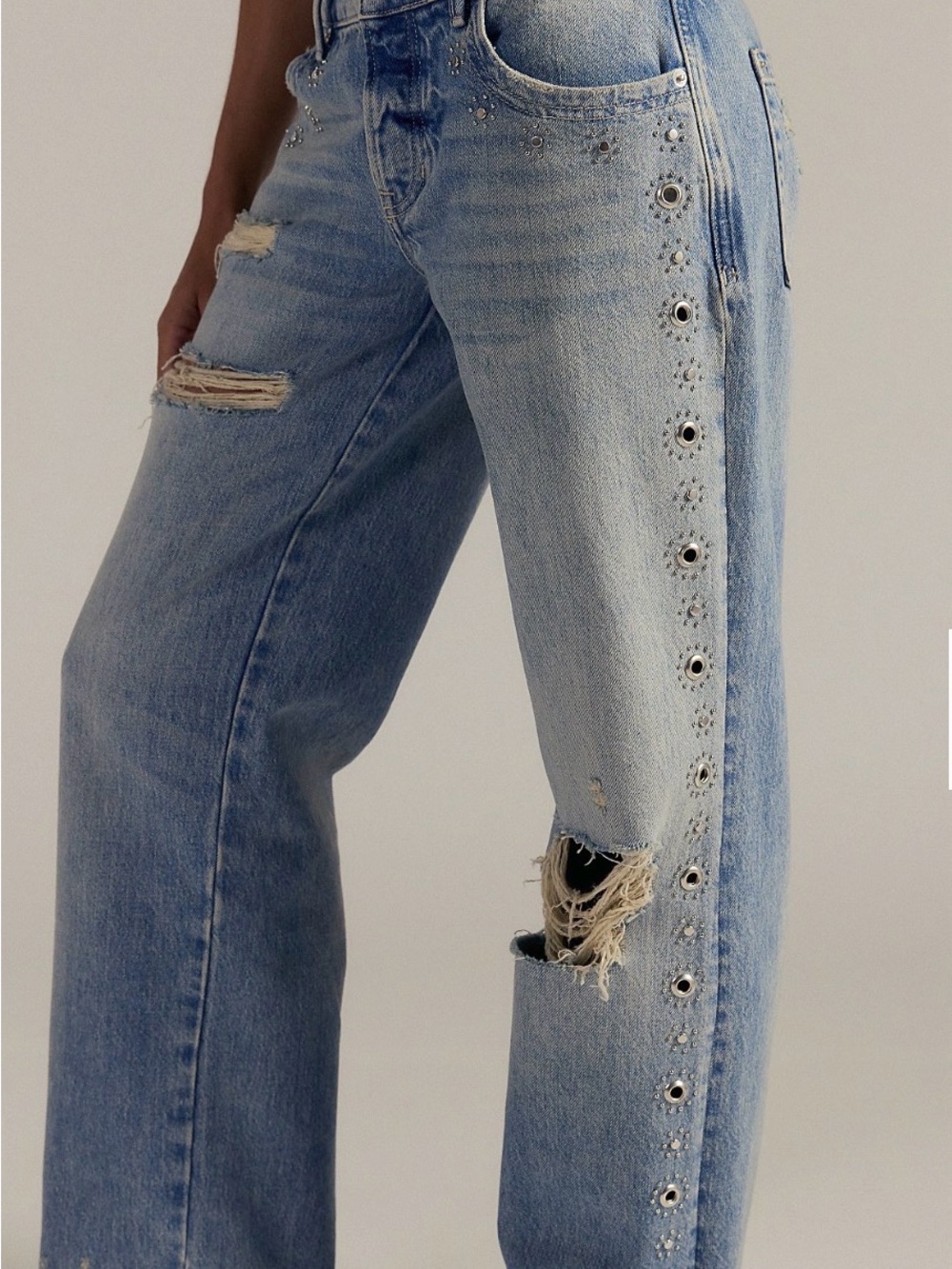 NWOT Women's Free People We The Free Tennessee Low-Rise Boyfriend Studded Jeans - Picture 2 of 10